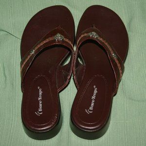 Brown Bare Traps sandals 8 1/2